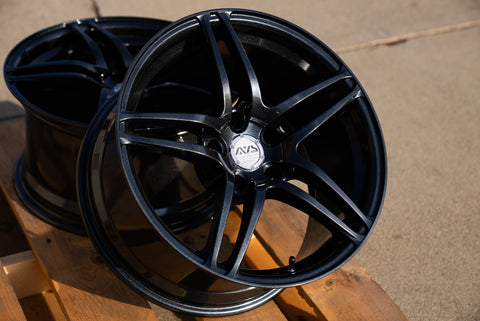 Yokohama AVS Model 5 17" 9J +22, 9J +35 (5x114.3)