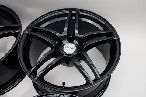 Yokohama AVS Model 5 17" 9J +22, 9J +35 (5x114.3)